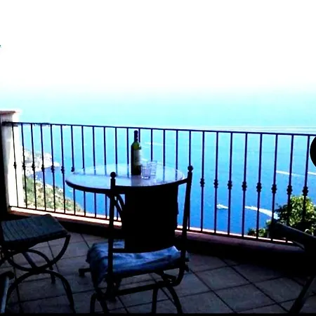 Nino's In Nocelle ホームステイ